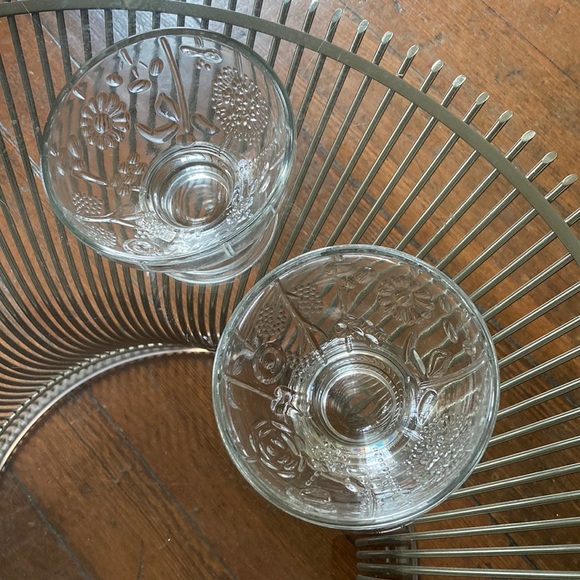 Iittala Oiva Toukka vintage footed glass bowls set of two - Picture 8 of 9